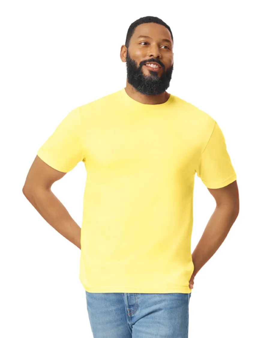 Polera Gildan 64000 Hombre MC 100% Algodón. Cornsilk (Amarillo)